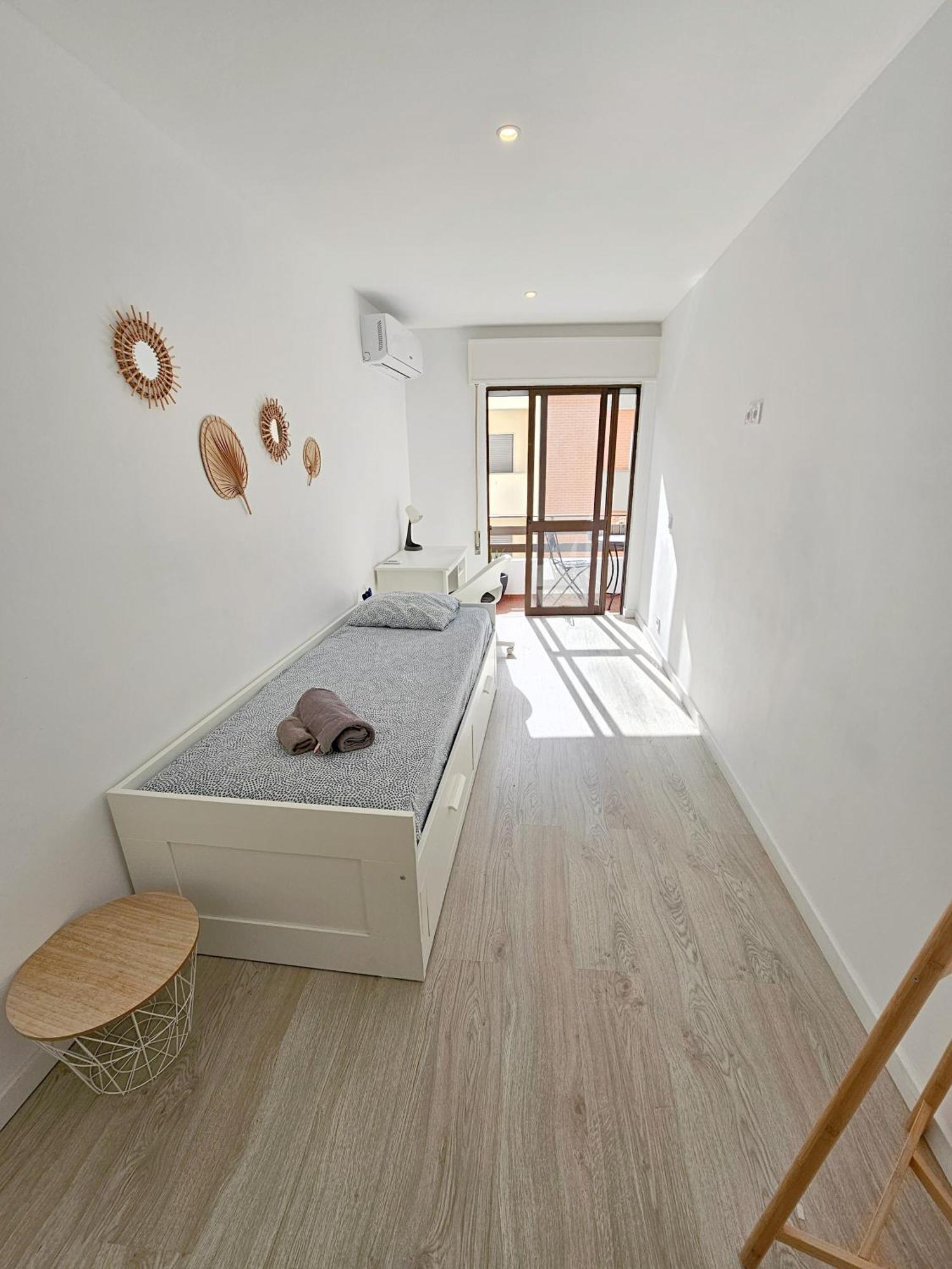 Casa Oliveira - Sunny 2-Bed Retreat Steps From The Beach アルマカオ・デ・ペラ エクステリア 写真