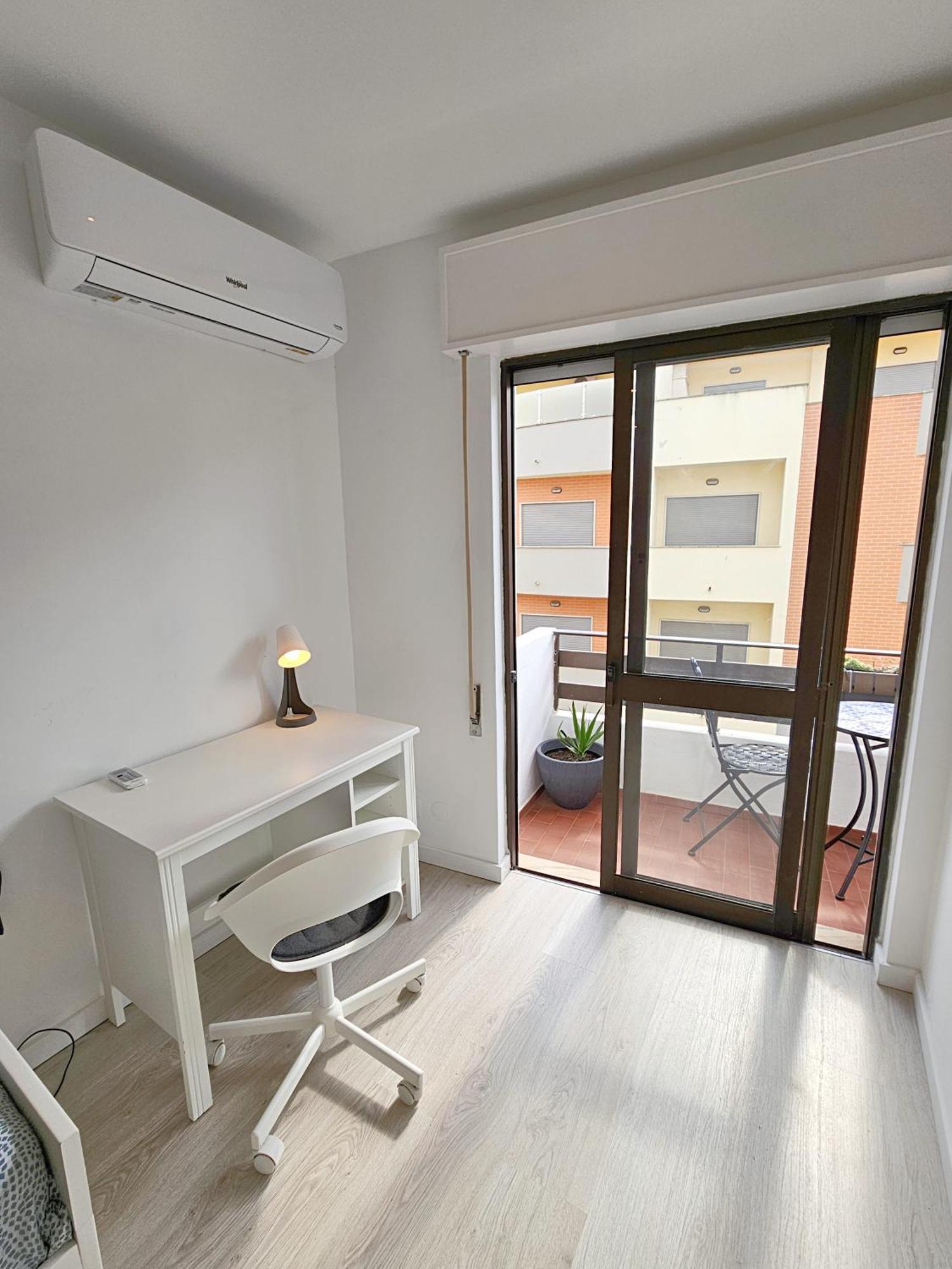 Casa Oliveira - Sunny 2-Bed Retreat Steps From The Beach アルマカオ・デ・ペラ エクステリア 写真